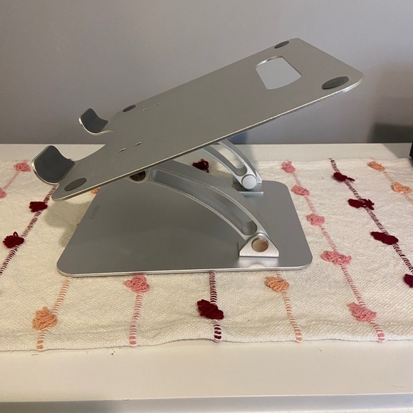 Nulaxy Laptop Stand - Picture 1 of 4